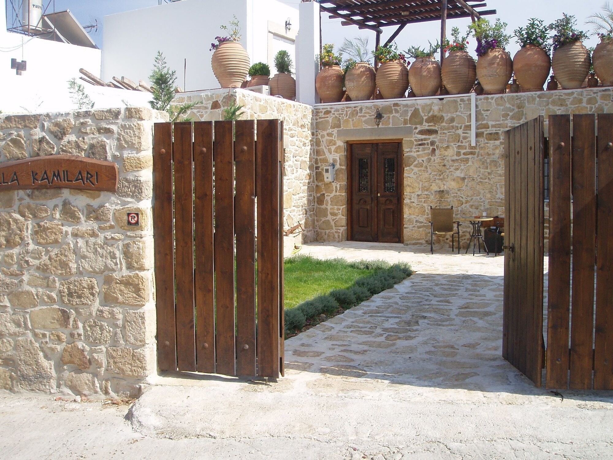 Villa Kamilari Exterior photo